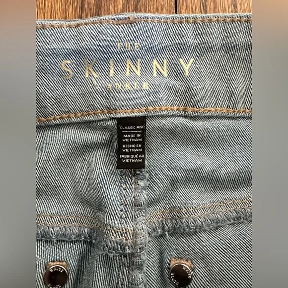 WHBM Skinny Ankle Jeans w Zipper on Bottom - Picture 3 of 14